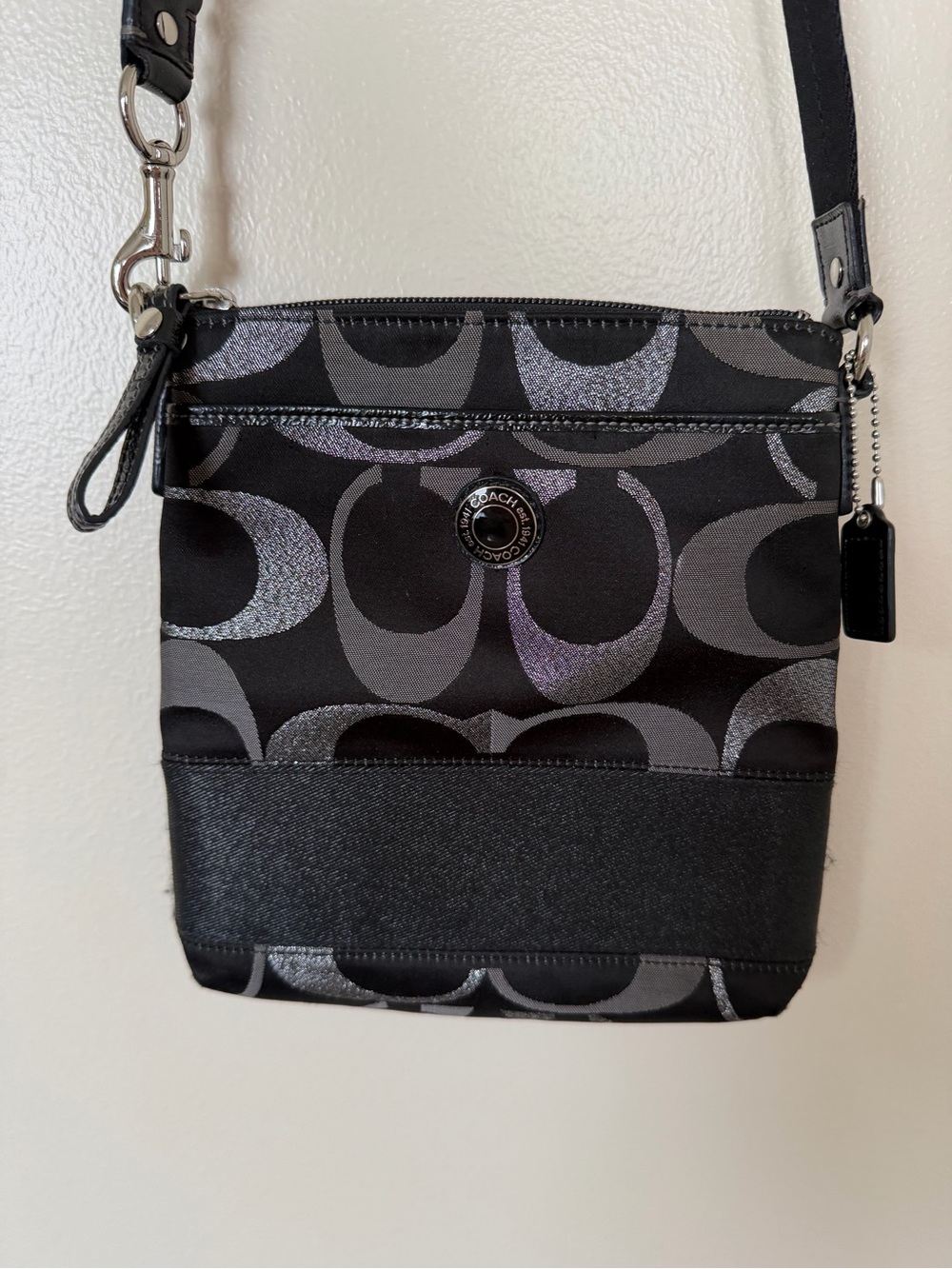COACH Signature Stripe Swingpack Crossbody Shoulder Purse in Black & Silver